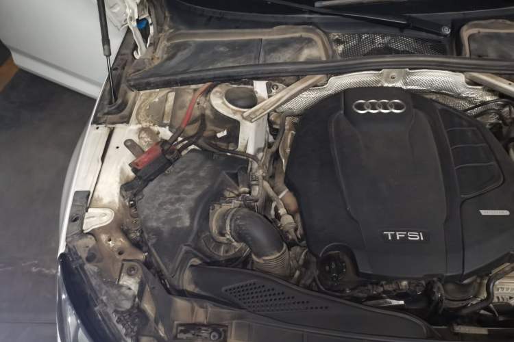 Used Audi A4L 2018 30th Anniversary Edition 40 TFSI Trendy Model Engine Bay Right