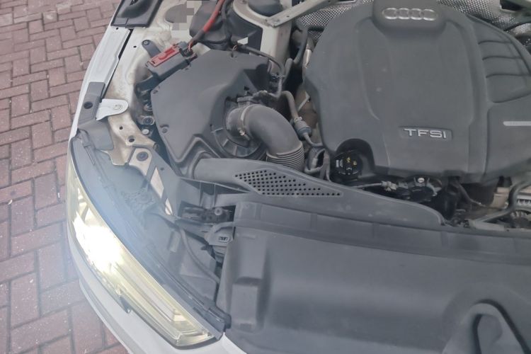 Used Audi A4L 2018 30th Anniversary Edition 40 TFSI Fashion Model Engine Bay Right