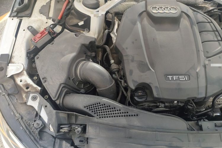 Used Audi A4L 2018 30th Anniversary Edition 45 TFSI quattro Sport model Engine Bay Right