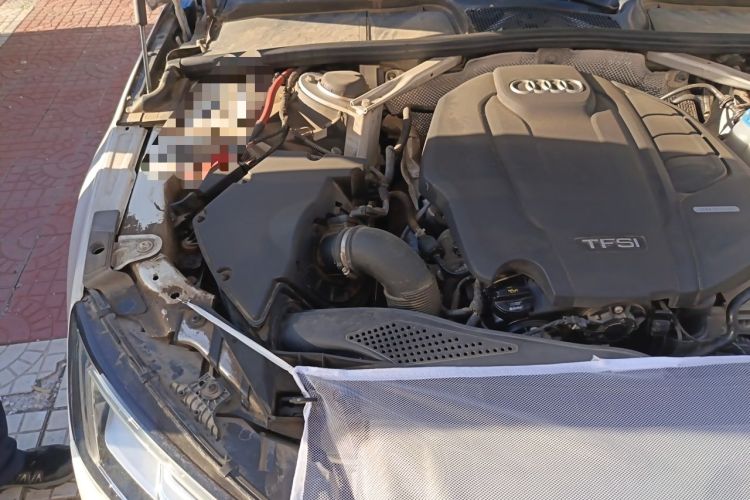 Used Audi A4L 2018 30th Anniversary Edition 40 TFSI Trendy Model Engine Bay Right