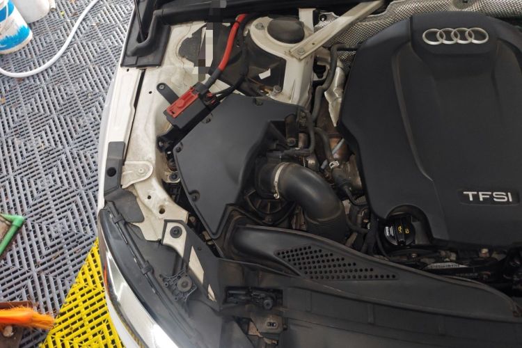 Used Audi A4L 2018 30th Anniversary Edition 40 TFSI Trendy Model Engine Bay Right