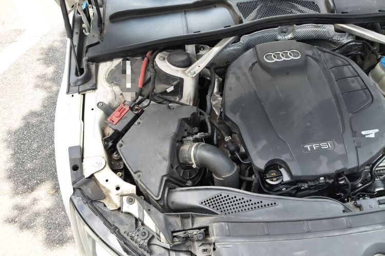 Used Audi A4L 2018 30th Anniversary Edition 40 TFSI Trendy Model Engine Bay Right