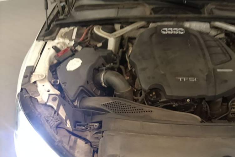 Used Audi A4L 2018 30th Anniversary Edition 40 TFSI Fashion Model Engine Bay Right
