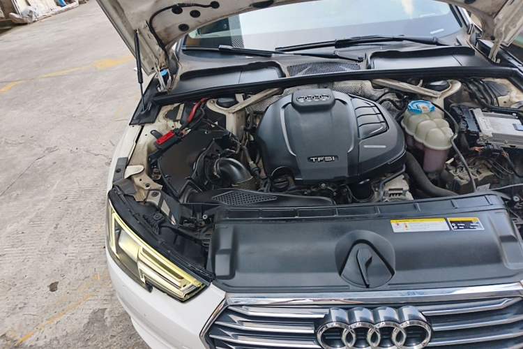 Used Audi A4L 2018 30th Anniversary Edition 40 TFSI Trendy Model Engine Bay Right