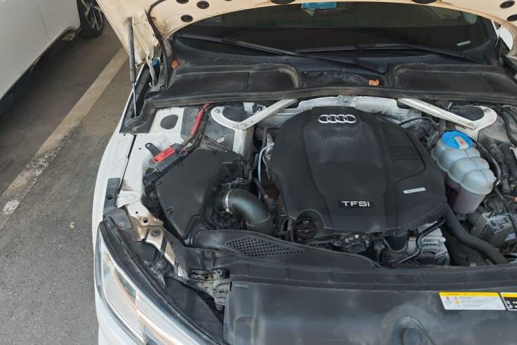 Used Audi A4L 2018 30th Anniversary Edition 40 TFSI Trendy Model Engine Bay Right