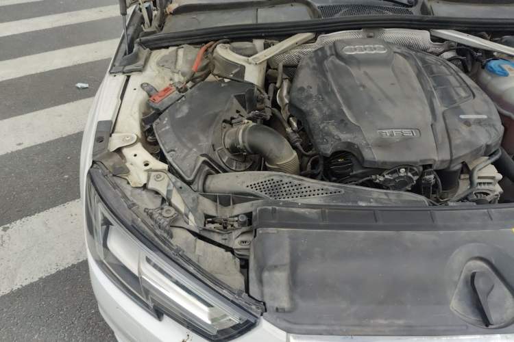 Used Audi A4L 2018 30th Anniversary Edition 40 TFSI Trendy Model Engine Bay Right