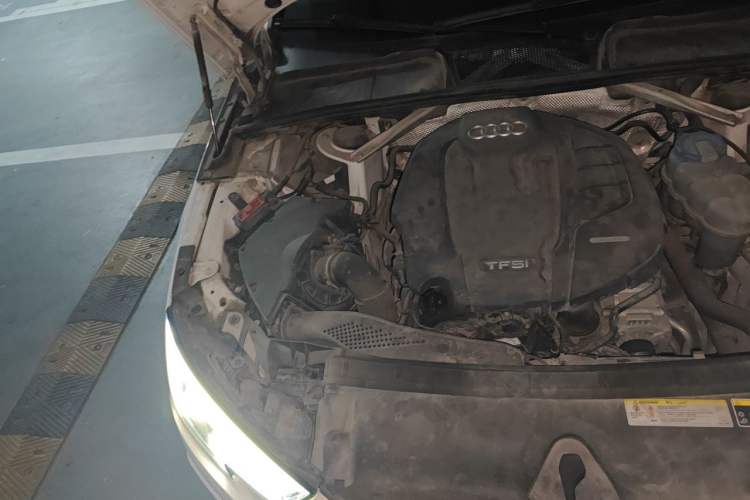 Used Audi A4L 2018 30th Anniversary Edition 40 TFSI Fashion Model Engine Bay Right