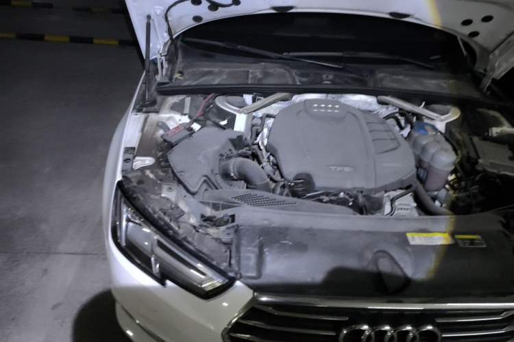 Used Audi A4L 2018 30th Anniversary Edition 40 TFSI Trendy Model Engine Bay Right