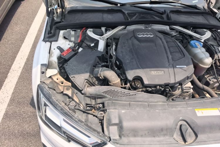 Used Audi A4L 2018 30th Anniversary Edition 40 TFSI Fashion Model Engine Bay Right