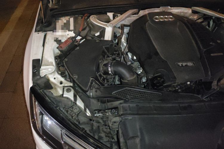Used Audi A4L 2018 30th Anniversary Edition 40 TFSI Sport Edition Engine Bay Right