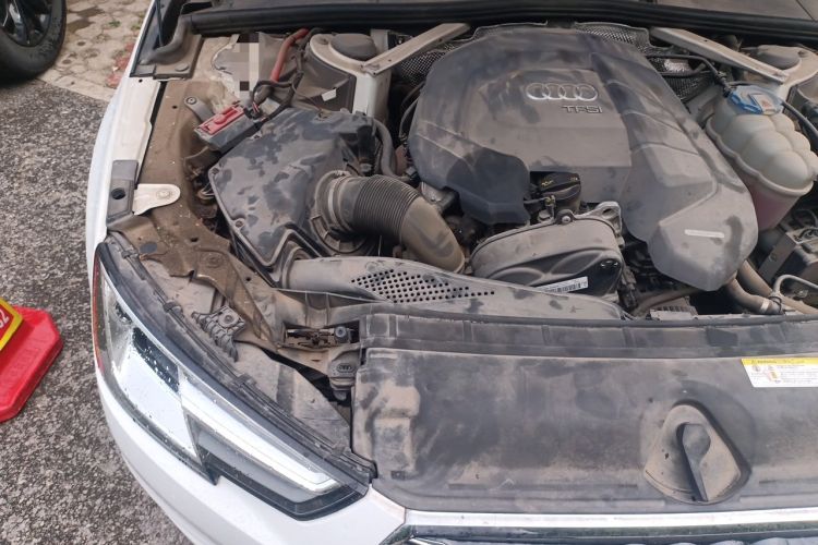 Used Audi A4L 2018 30th Anniversary Edition 30 TFSI Ambition Model Engine Bay Right