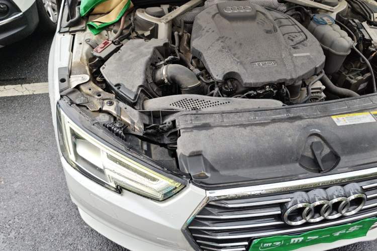 Used Audi A4L 2018 30th Anniversary Edition 40 TFSI Trendy Model Engine Bay Right