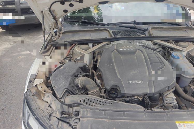 Used Audi A4L 2018 30th Anniversary Edition 40 TFSI Fashion Model Engine Bay Right