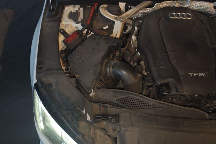 Used Audi A4L 2018 30th Anniversary Edition 45 TFSI quattro Sport model Engine Bay Right