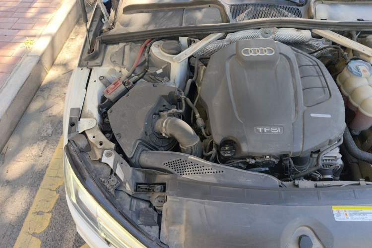 Used Audi A4L 2018 30th Anniversary Edition 40 TFSI Fashion Model Engine Bay Right