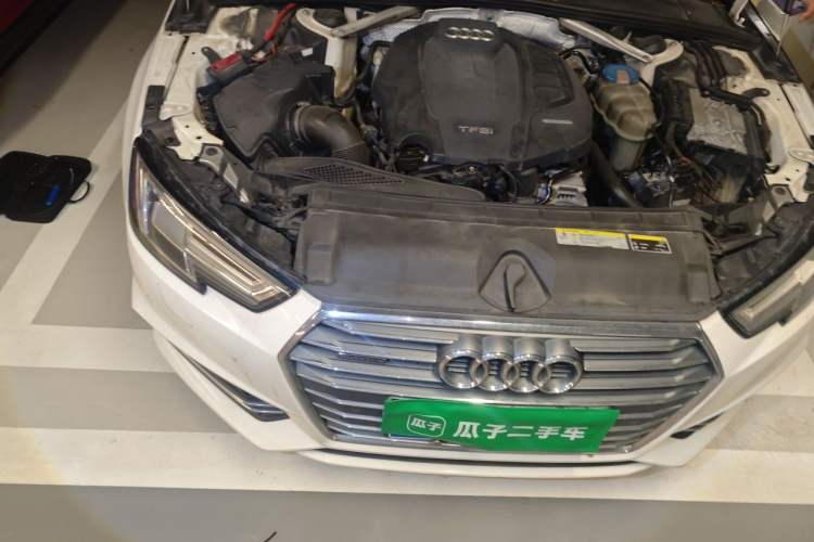 Used Audi A4L 2018 30th Anniversary Edition 45 TFSI quattro Individual Sport Edition Engine Bay Right