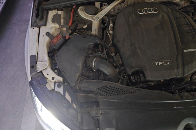 Used Audi A4L 2018 30th Anniversary Edition 40 TFSI Fashion Model Engine Bay Right