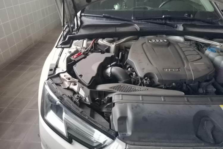 Used Audi A4L 2018 30th Anniversary Edition 40 TFSI Trendy Model Engine Bay Right