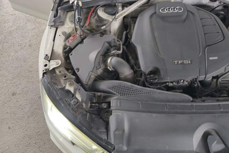 Used Audi A4L 2018 30th Anniversary Edition 40 TFSI Fashion Model Engine Bay Right