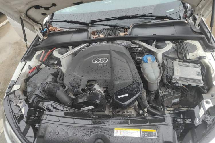 Used Audi A4L 2018 30th Anniversary Edition 30 TFSI Ambition Model Engine Bay Right