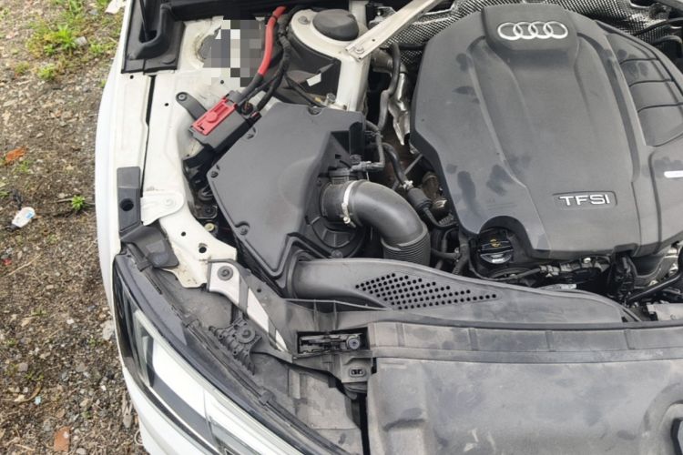 Used Audi A4L 2018 30th Anniversary Edition 40 TFSI Fashion Model Engine Bay Right