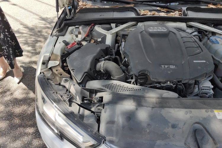 Used Audi A4L 2018 30th Anniversary Edition 40 TFSI Trendy Model Engine Bay Right