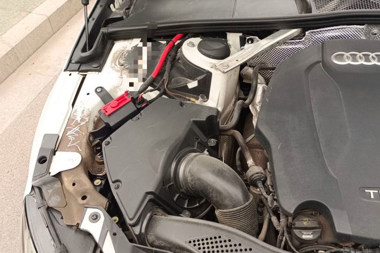 Used Audi A4L 2018 30th Anniversary Edition 45 TFSI quattro Sport model Engine Bay Right