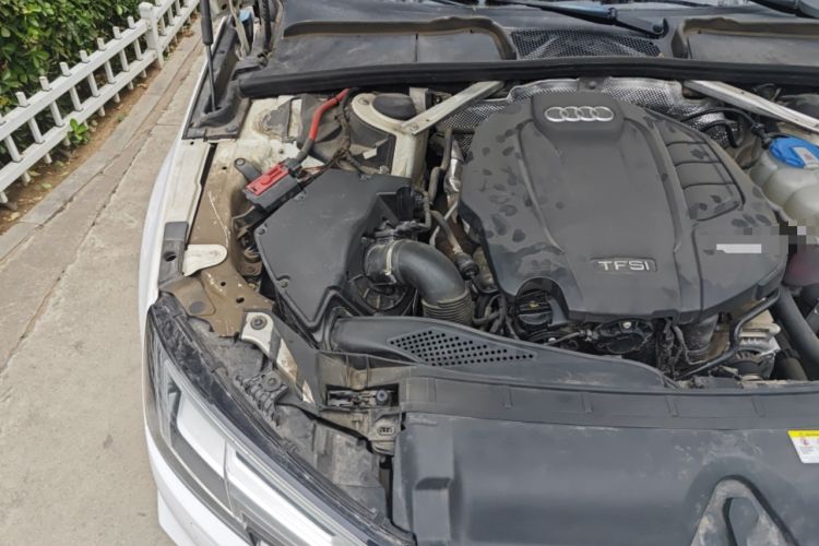 Used Audi A4L 2018 30th Anniversary Edition 40 TFSI Fashion Model Engine Bay Right