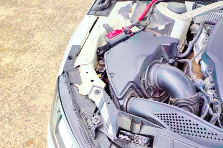 Used Audi A4L 2018 30th Anniversary Edition 45 TFSI quattro Sport model Engine Bay Right