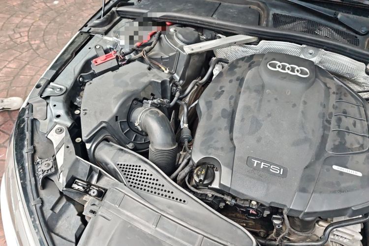 Used Audi A4L 2018 30th Anniversary Edition 40 TFSI Trendy Model Engine Bay Right