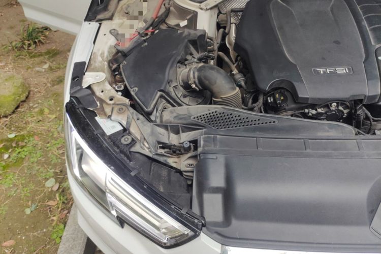 Used Audi A4L 2018 30th Anniversary Edition 40 TFSI Fashion Model Engine Bay Right