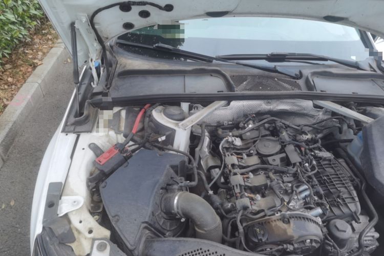 Used Audi A4L 2018 30th Anniversary Edition 40 TFSI Fashion Model Engine Bay Right