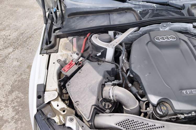 Used Audi A4L 2018 30th Anniversary Edition 40 TFSI Trendy Model Engine Bay Right