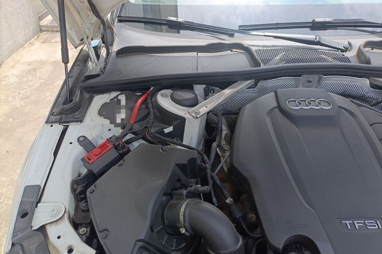 Used Audi A4L 2018 30th Anniversary Edition 40 TFSI Trendy Model Engine Bay Right