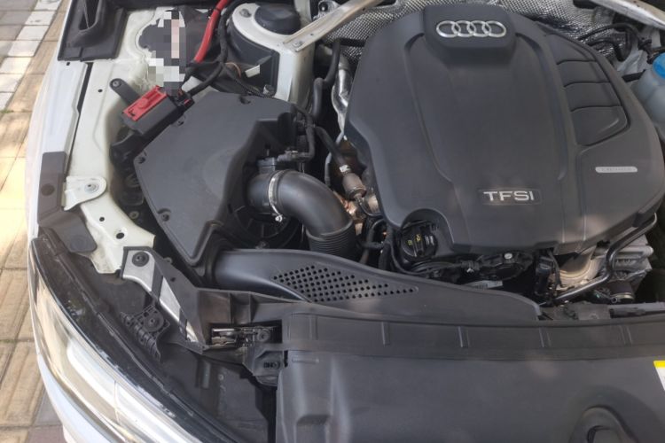 Used Audi A4L 2018 30th Anniversary Edition 40 TFSI Fashion Model Engine Bay Right