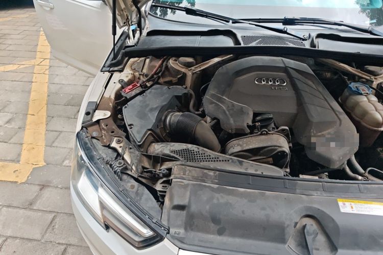 Used Audi A4L 2018 30th Anniversary Edition 30 TFSI Ambition Model Engine Bay Right