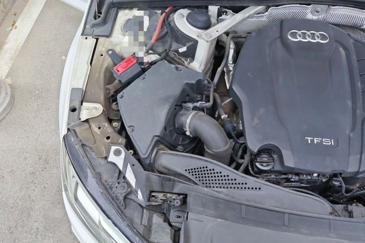 Used Audi A4L 2018 30th Anniversary Edition 40 TFSI Fashion Model Engine Bay Right