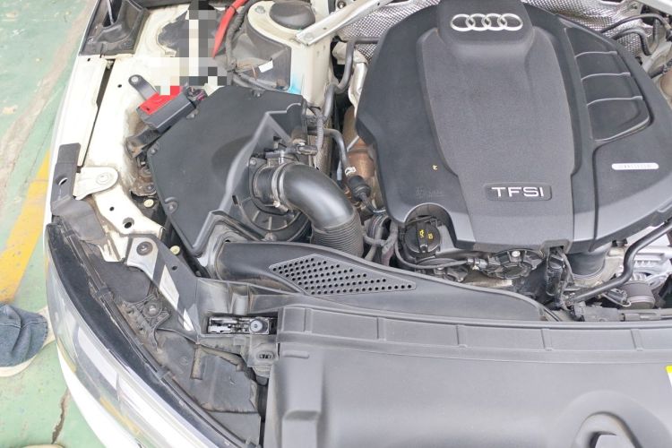 Used Audi A4L 2018 30th Anniversary Edition 40 TFSI Fashion Model Engine Bay Right