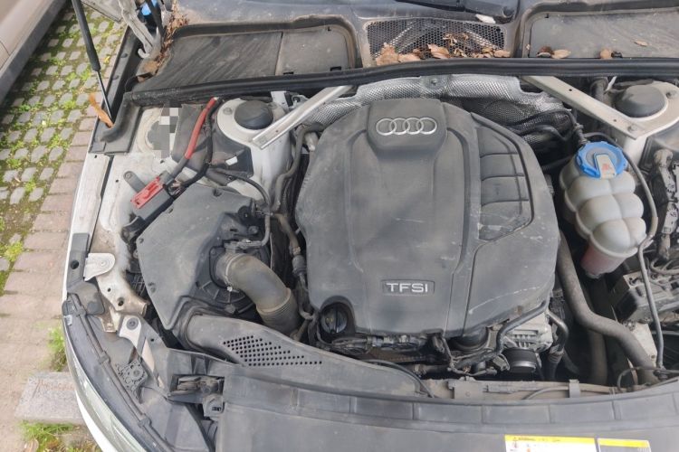 Used Audi A4L 2018 30th Anniversary Edition 40 TFSI Trendy Model Engine Bay Right