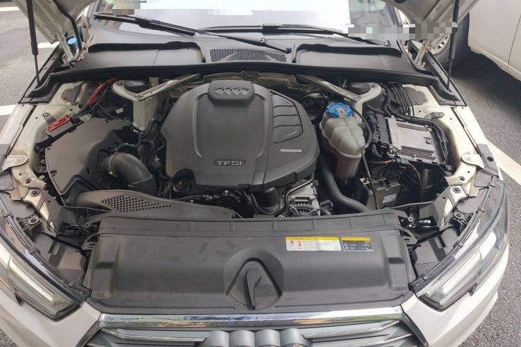 Used Audi A4L 2018 30th Anniversary Edition 40 TFSI Fashion Model Engine Bay
