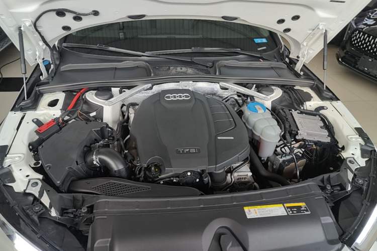 Used Audi A4L 2018 30th Anniversary Edition 40 TFSI Trendy Model Engine Bay