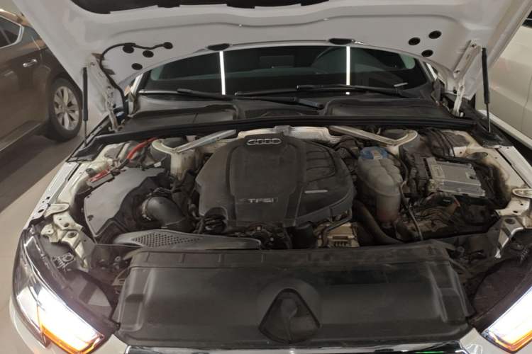 Used Audi A4L 2018 30th Anniversary Edition 40 TFSI Trendy Model Engine Bay