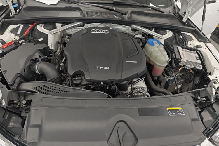 Used Audi A4L 2018 30th Anniversary Edition 40 TFSI Trendy Model Engine Bay