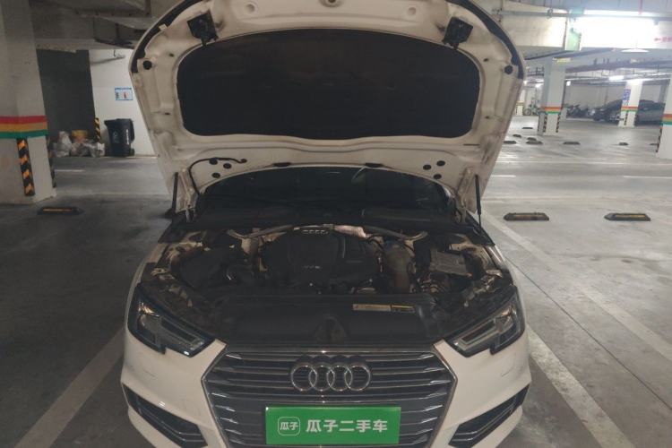 Used Audi A4L 2018 30th Anniversary Edition 40 TFSI Fashion Model Engine Bay