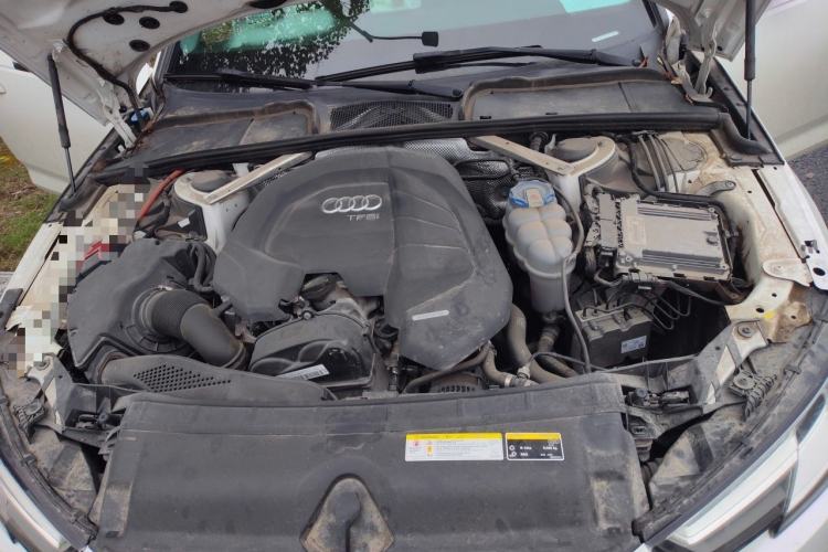 Used Audi A4L 2018 30th Anniversary Edition 30 TFSI Ambition Model Engine Bay