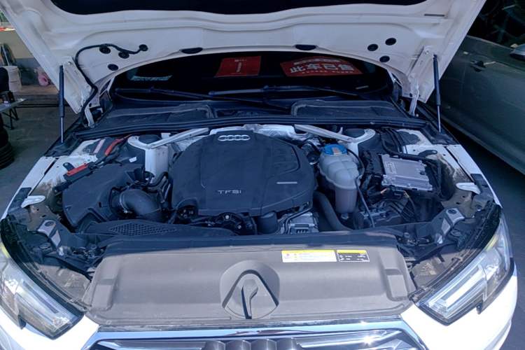 Used Audi A4L 2018 30th Anniversary Edition 40 TFSI Trendy Model Engine Bay