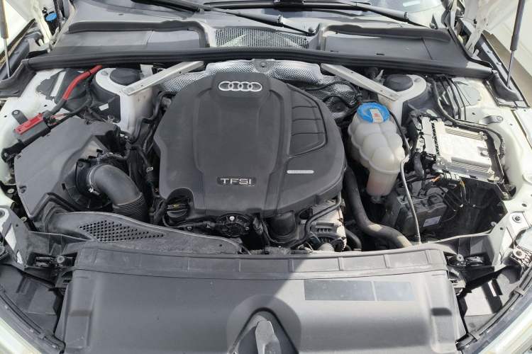 Used Audi A4L 2018 30th Anniversary Edition 40 TFSI Trendy Model Engine Bay