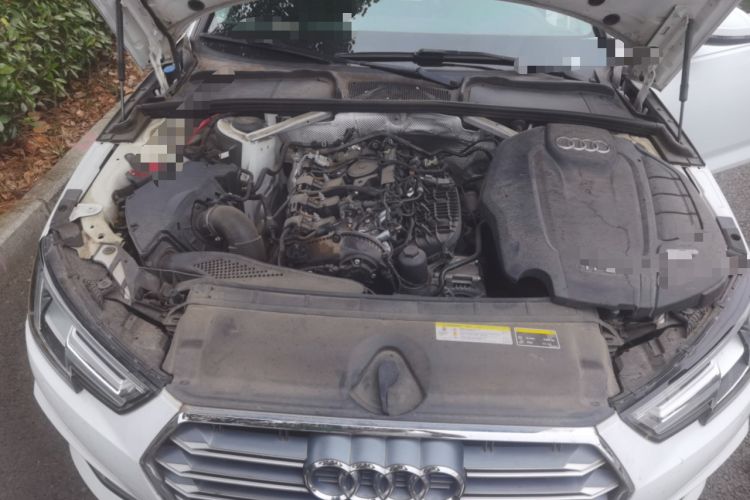 Used Audi A4L 2018 30th Anniversary Edition 40 TFSI Fashion Model Engine Bay