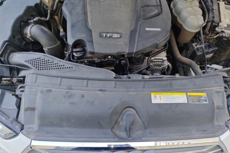 Used Audi A4L 2018 30th Anniversary Edition 40 TFSI Fashion Model Engine Bay