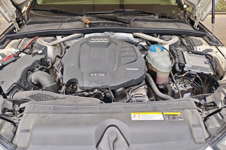 Used Audi A4L 2018 30th Anniversary Edition 40 TFSI Fashion Model Engine Bay